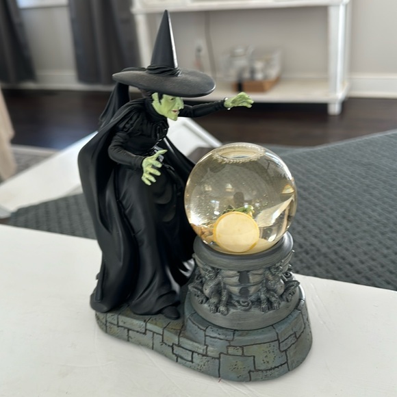 Franklin Mint Other - Franklin Mint Witch Snow Globe (figure in globe is detached)